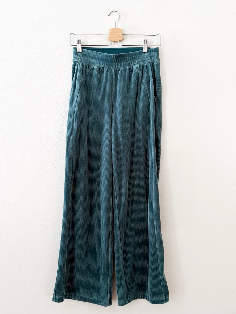 Lululemon Scuba Mid-Rise Wide-Leg Pant Velvet Cord Storm Teal Size 4